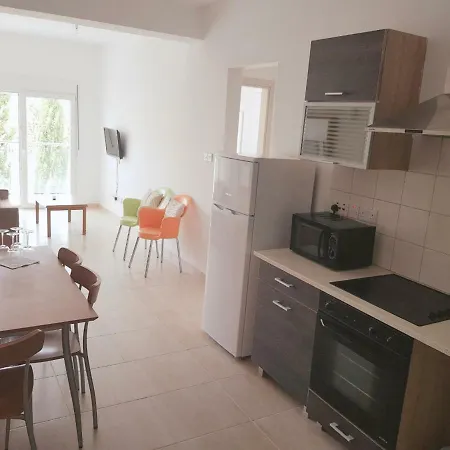 Paphos Apartments Апартаменты Пафос