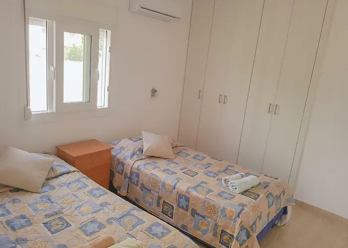 Paphos Apartments *