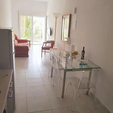 Paphos Apartments *